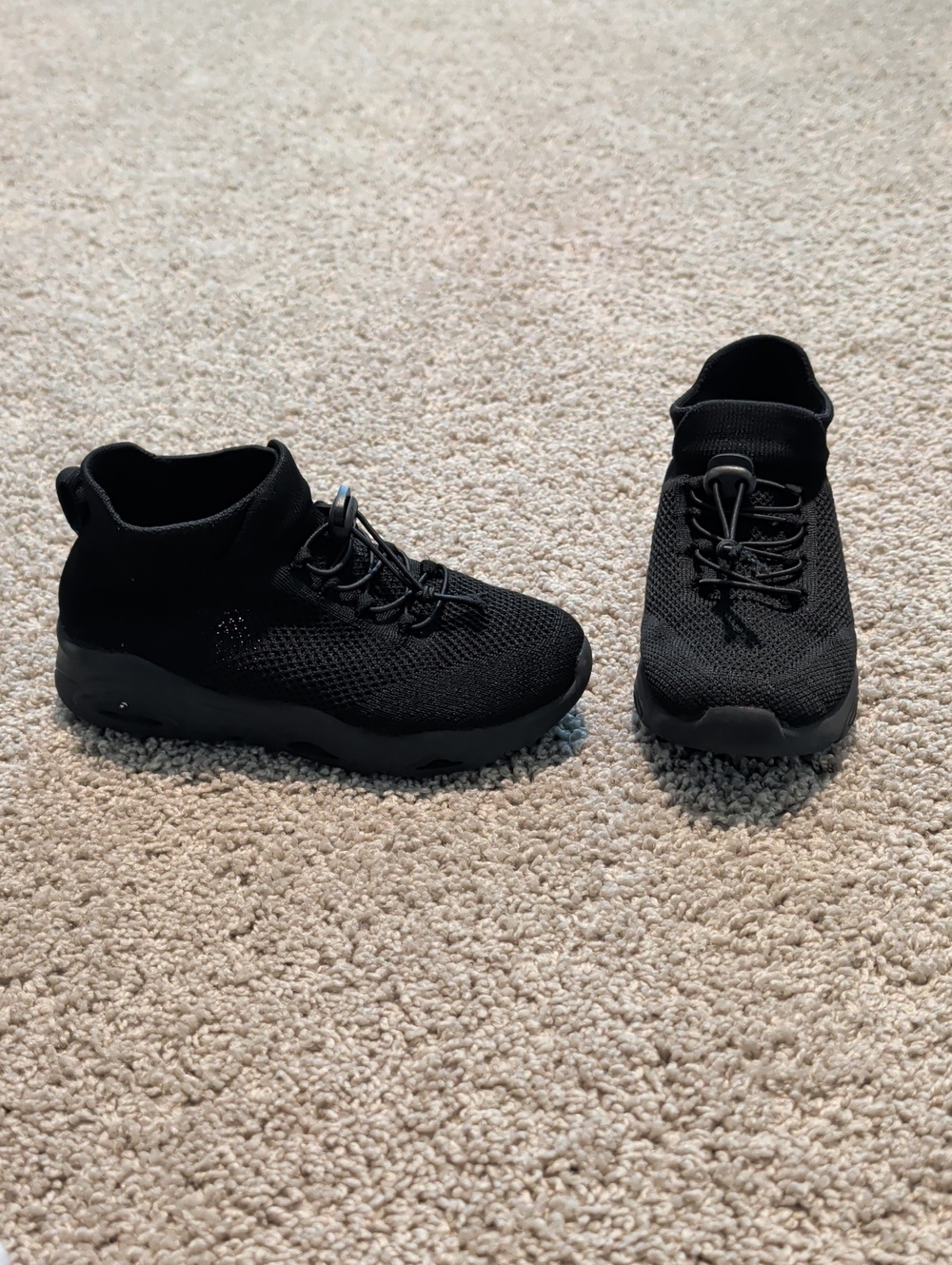 Shein Boys Black Knit Slip-On Light Up Sneakers Size 1Y Big Boy